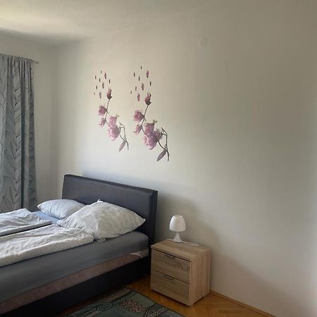 Kristina Apartments Tivat Exterior photo