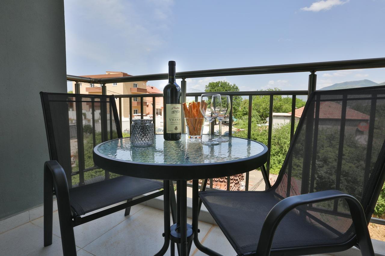 Kristina Apartments Tivat Exterior photo