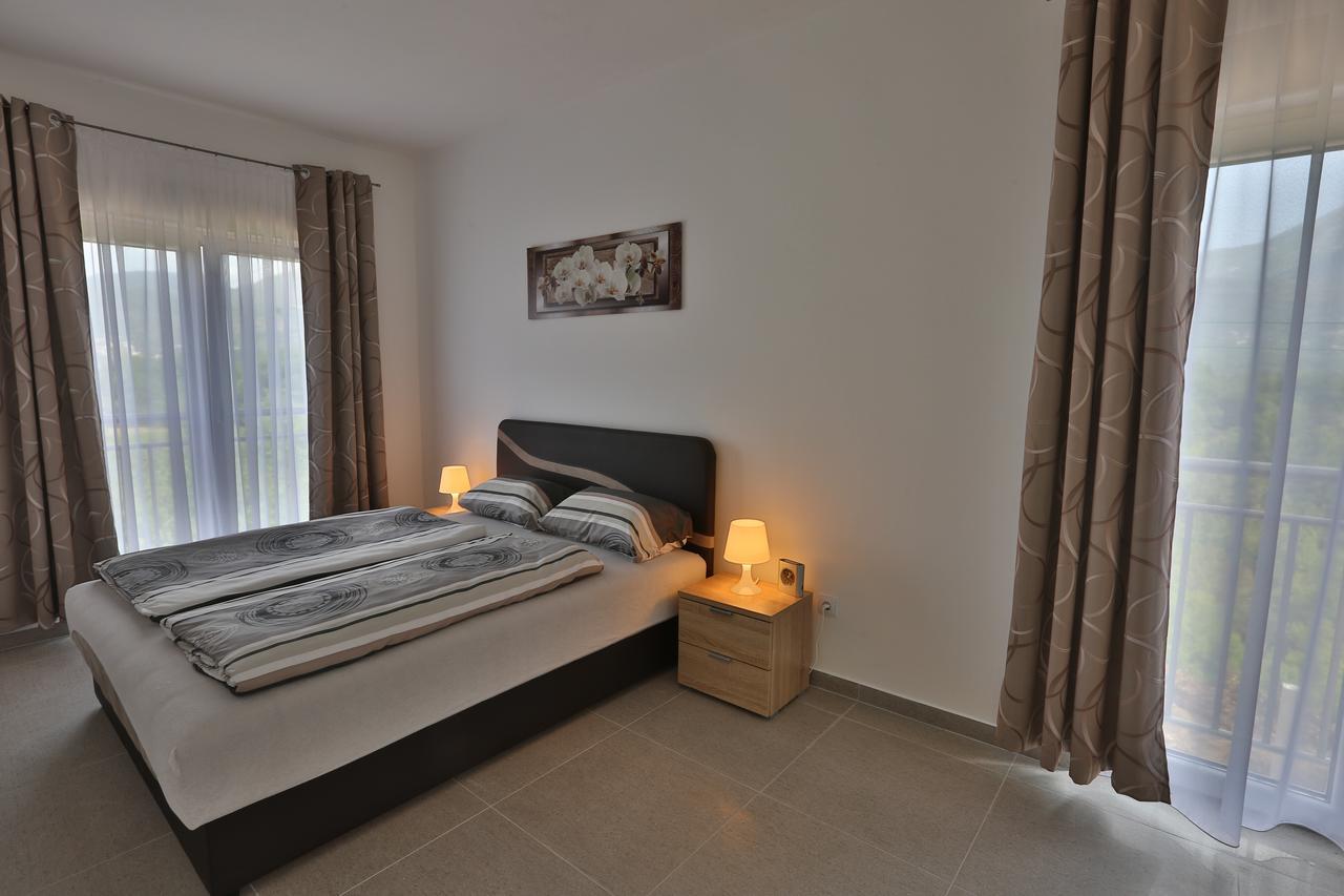 Kristina Apartments Tivat Exterior photo