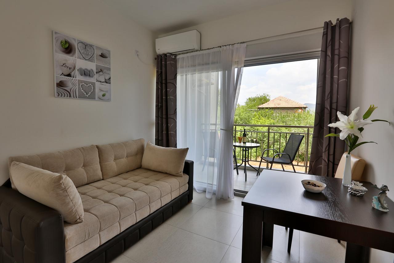 Kristina Apartments Tivat Exterior photo